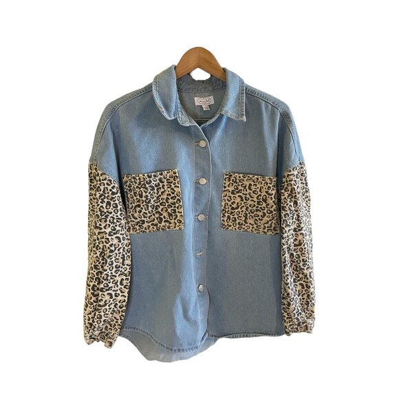 Mudpie Denim Womens Shirt Jacket  S/M Leopard Long Sleeves Pockets Mob Wife - Picture 1 of 7